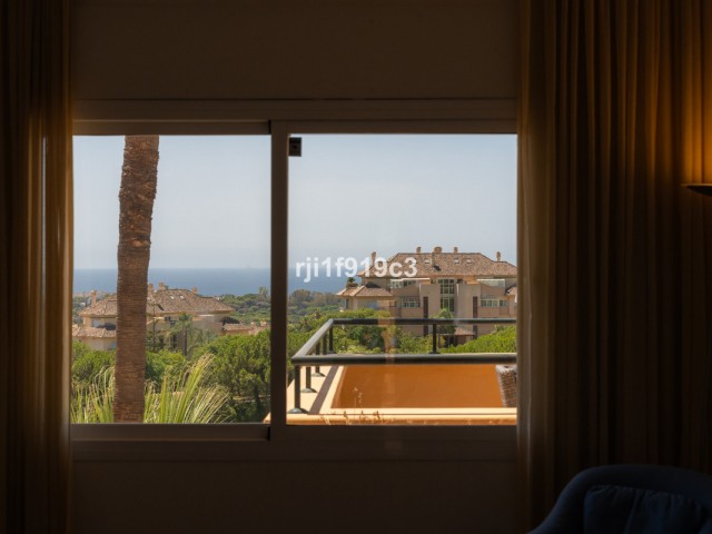 Apartamento con 3 Dormitorios  en Elviria