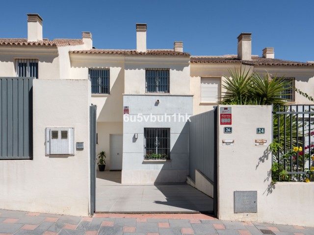 5 Bedrooms Townhouse in Fuengirola