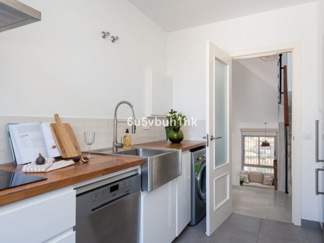 5 Bedrooms Townhouse in Fuengirola