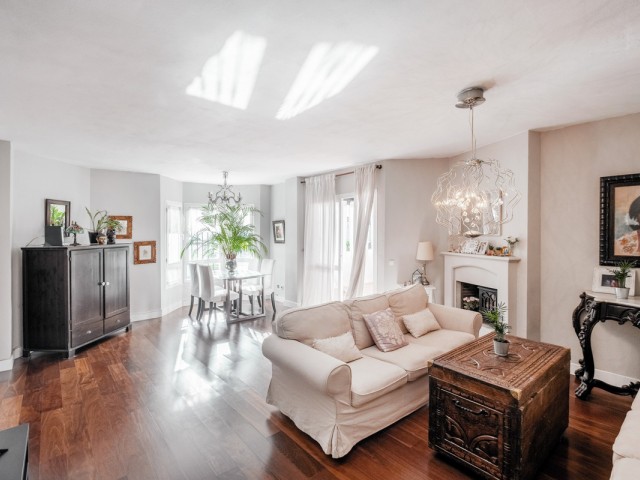2 Bedrooms Apartment in Nueva Andalucía