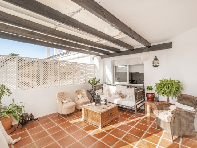 2 Bedrooms Apartment in Nueva Andalucía