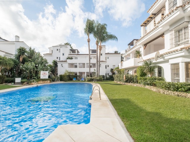 2 Bedrooms Apartment in Nueva Andalucía