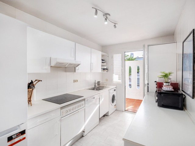 2 Bedrooms Apartment in Nueva Andalucía
