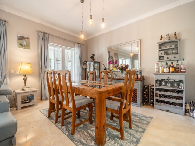 3 Bedrooms Villa in Elviria