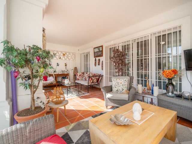 3 Bedrooms Villa in Elviria