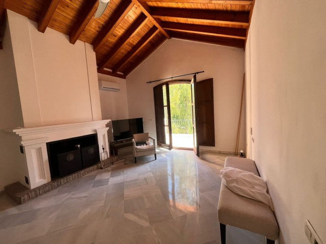 Villa con 5 Dormitorios  en Guadalmina Alta