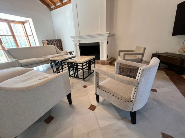 Villa con 5 Dormitorios  en Guadalmina Alta