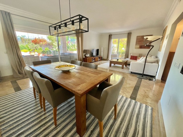 Appartement avec 3 Chambres  à Los Flamingos