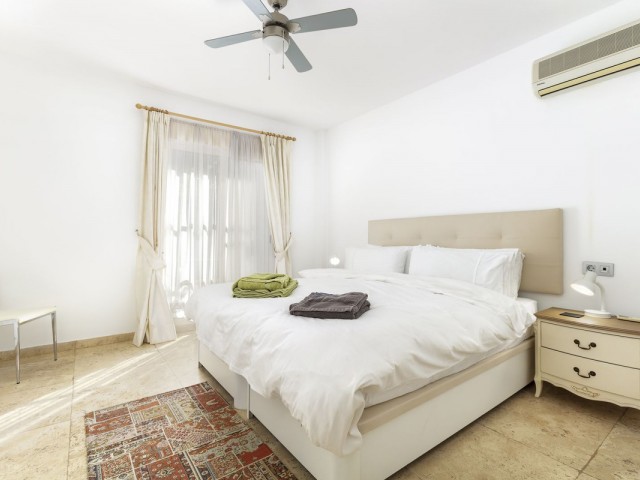 2 Bedrooms Apartment in Nueva Andalucía