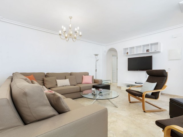2 Bedrooms Apartment in Nueva Andalucía