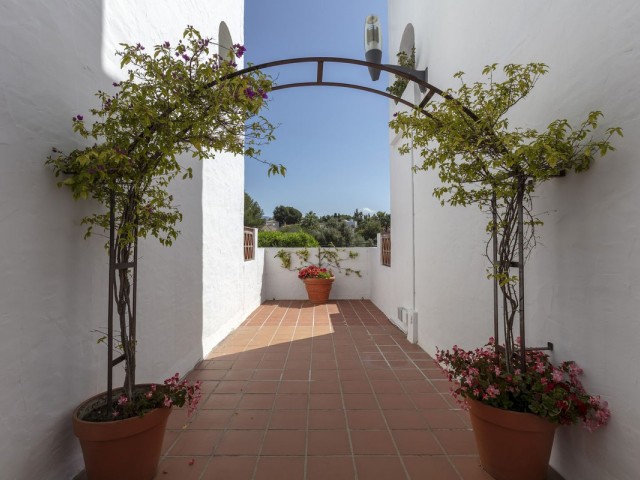 2 Bedrooms Apartment in Nueva Andalucía