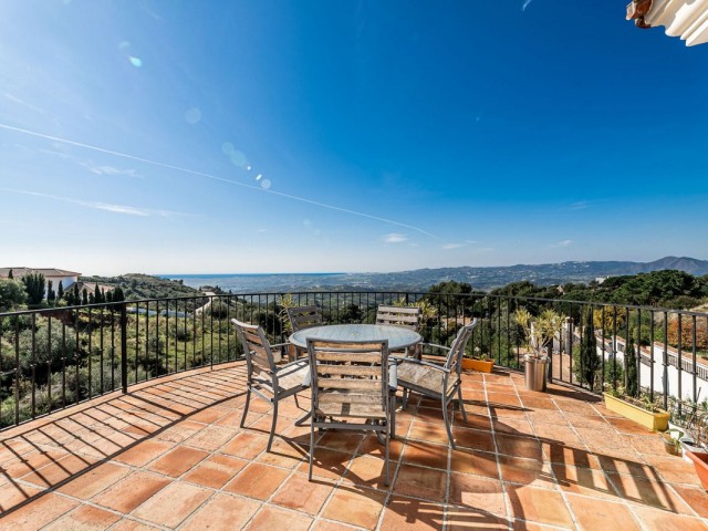 Villa avec 5 Chambres  à Valtocado