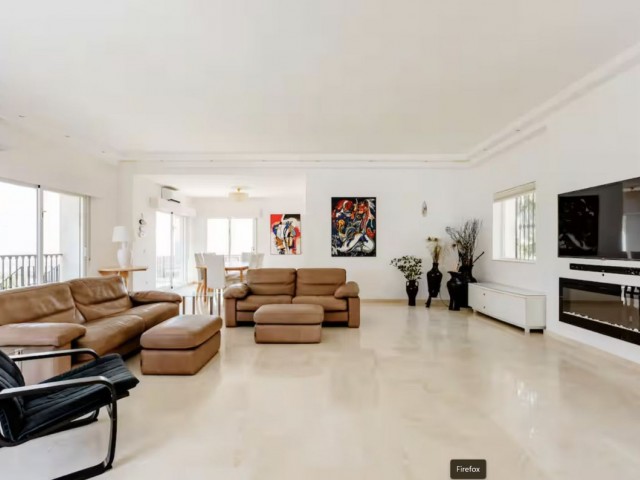 Villa avec 5 Chambres  à Valtocado