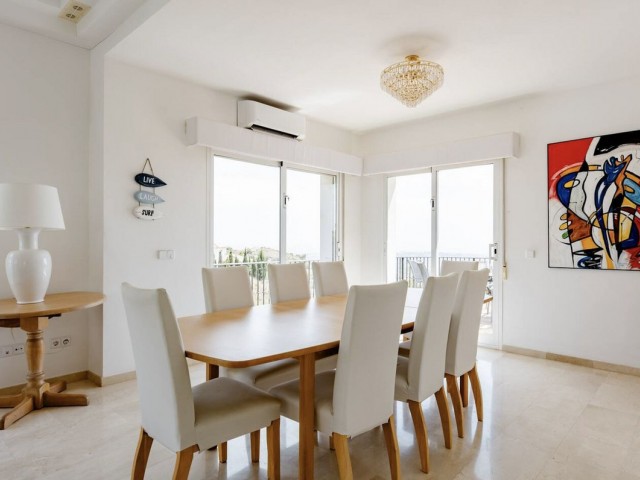 Villa avec 5 Chambres  à Valtocado