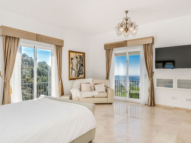 Villa avec 5 Chambres  à Valtocado