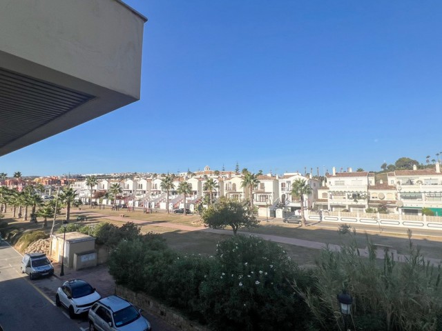 Apartamento con 2 Dormitorios  en La Duquesa