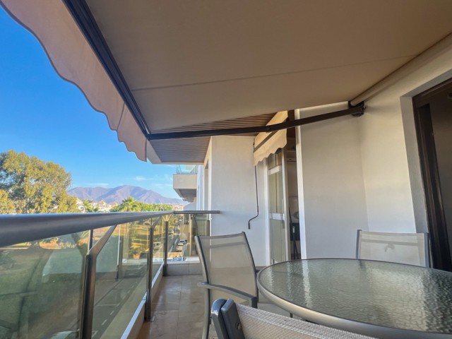 Apartamento con 2 Dormitorios  en La Duquesa