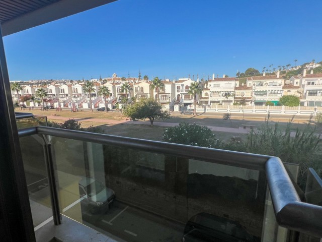 Apartamento con 2 Dormitorios  en La Duquesa