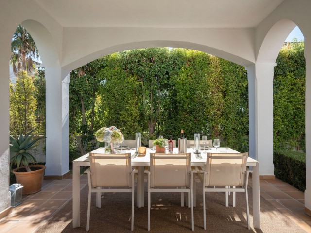 4 Soveroms Villa i Estepona