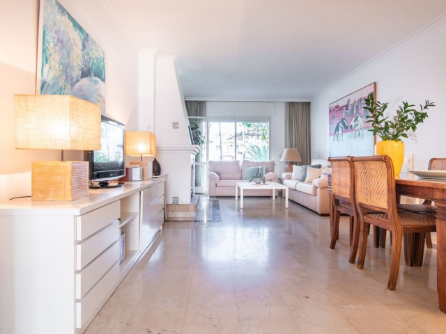 2 Bedrooms Apartment in San Pedro de Alcántara