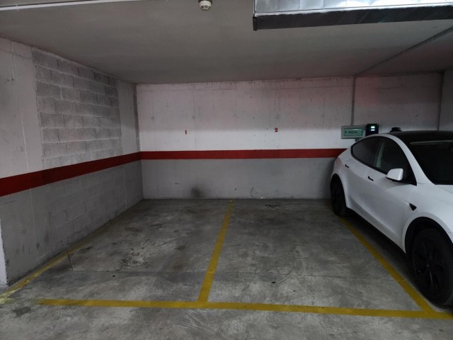 3 Bedrooms Apartment in Teatinos