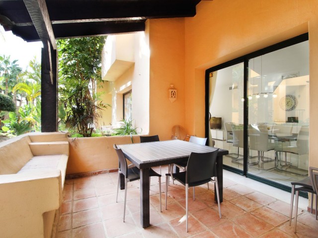 Apartamento con 3 Dormitorios  en Atalaya