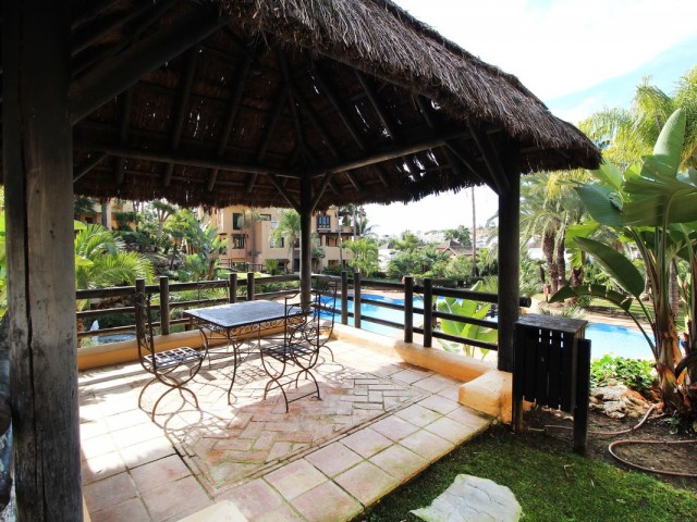 Apartamento con 3 Dormitorios  en Atalaya