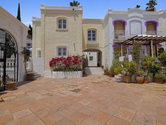 Maison mitoyenne avec 3 Chambres  à Benahavís