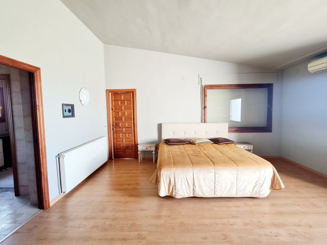 5 Slaapkamer Villa in Las Chapas