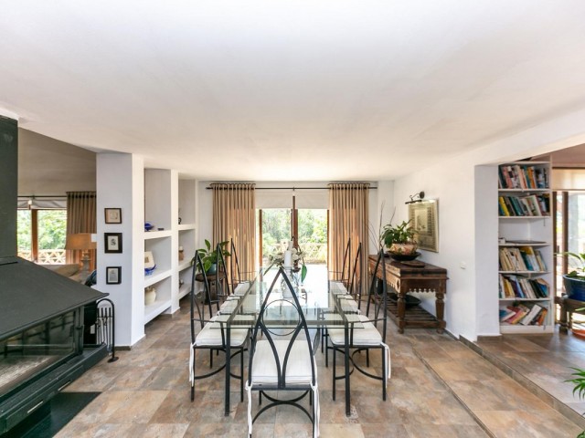 6 Bedrooms Villa in Mijas