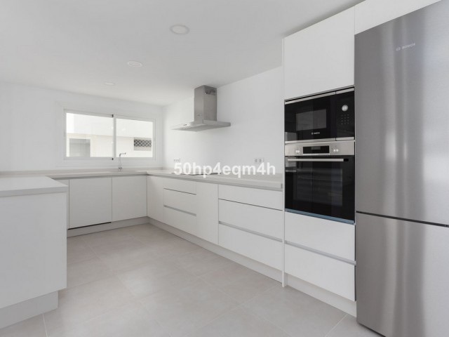 4 Soveroms Leilighet i Guadalmina Baja