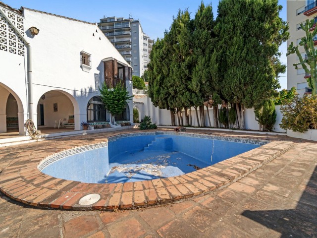 5 Bedrooms Villa in Fuengirola