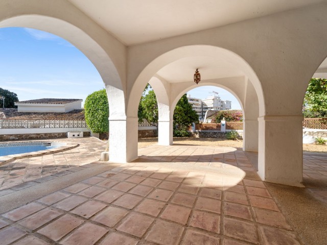 5 Bedrooms Villa in Fuengirola