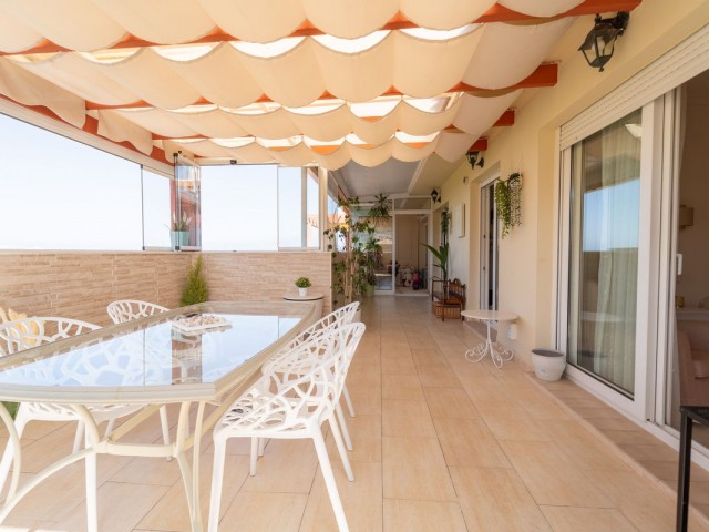 Penthouse avec 3 Chambres  à Torrequebrada