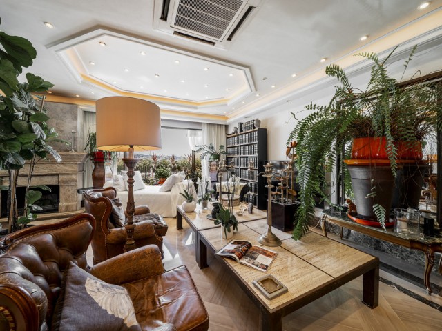 3 Bedrooms Apartment in Puerto Banús