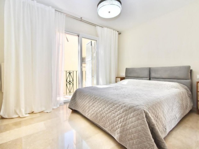 4 Slaapkamer Rijtjeshuis in Nueva Andalucía