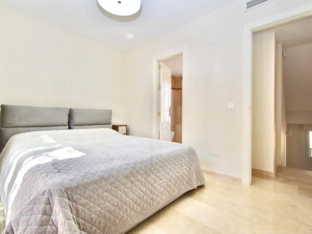 4 Slaapkamer Rijtjeshuis in Nueva Andalucía
