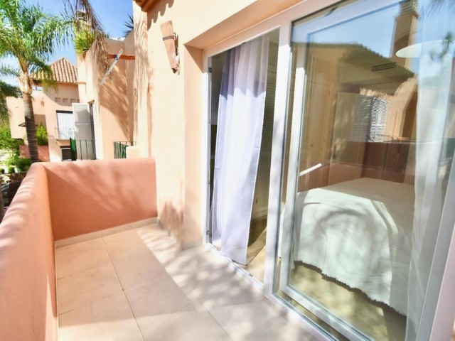4 Slaapkamer Rijtjeshuis in Nueva Andalucía