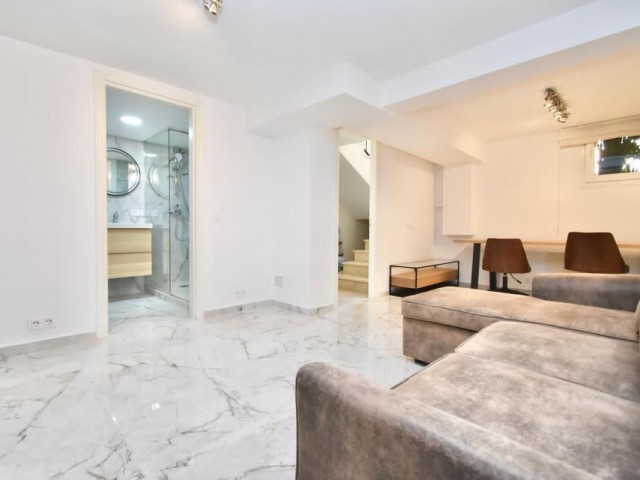 4 Slaapkamer Rijtjeshuis in Nueva Andalucía