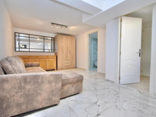 4 Slaapkamer Rijtjeshuis in Nueva Andalucía