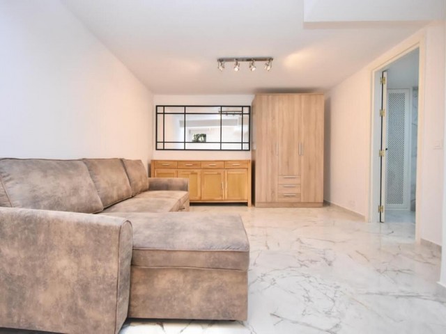 4 Slaapkamer Rijtjeshuis in Nueva Andalucía