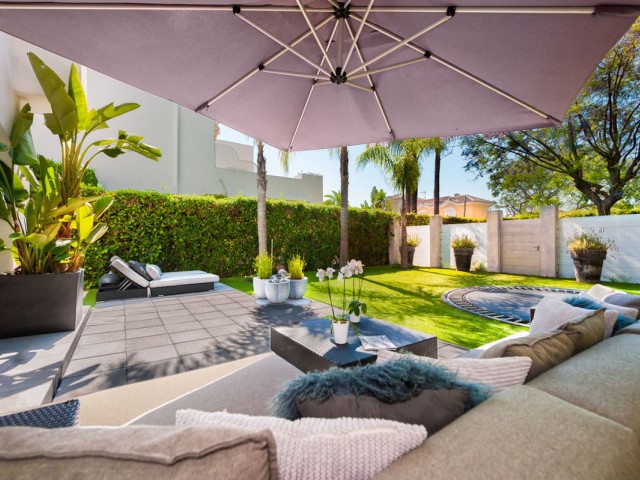 4 Schlafzimmer Villa in Guadalmina Baja