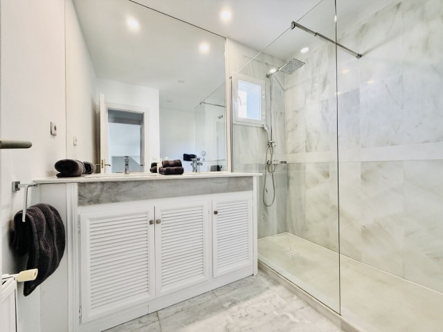 4 Schlafzimmer Villa in Guadalmina Baja