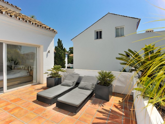 4 Schlafzimmer Villa in Guadalmina Baja