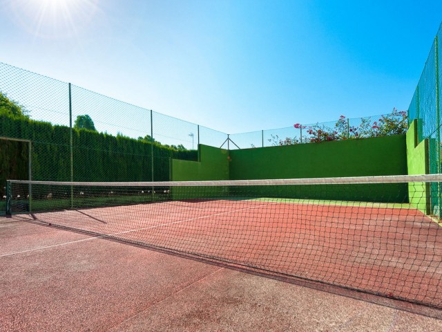 4 Schlafzimmer Villa in Guadalmina Baja