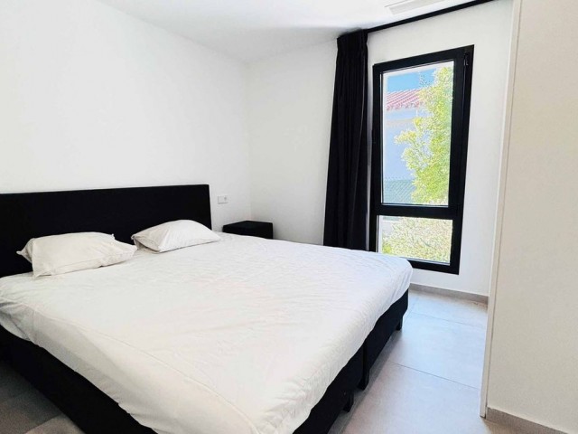 Villa avec 5 Chambres  à El Chaparral