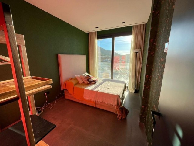 5 Bedrooms Villa in Mijas