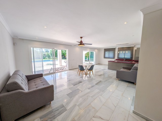 5 Makuuhuoneen Huvila Nueva Andalucía