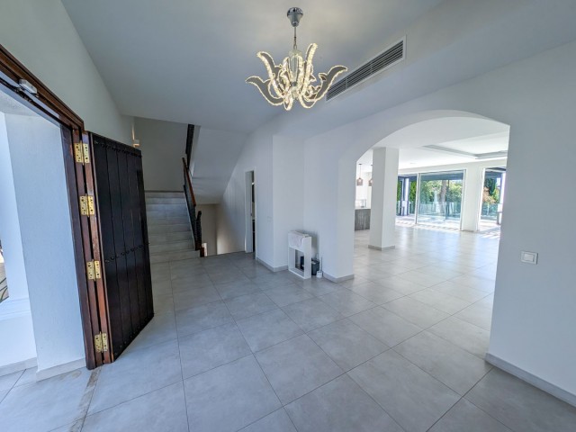 5 Makuuhuoneen Huvila Nueva Andalucía