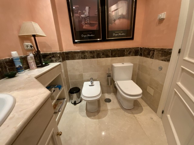 Apartamento con 3 Dormitorios  en Río Real